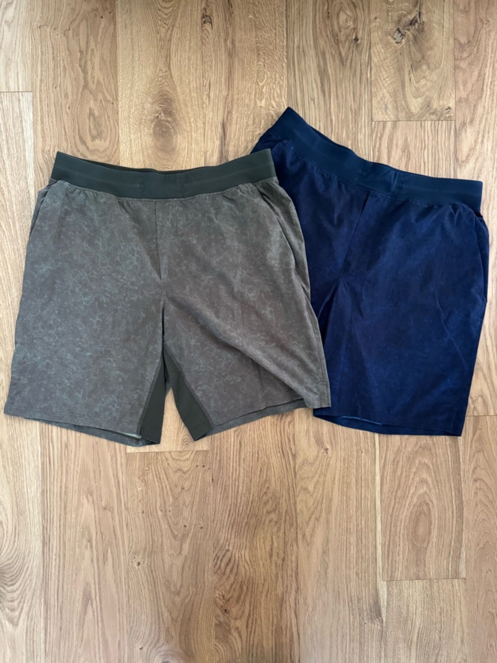 2 Pairs Lululemon The Short 9" Linerless Mens Sz XL Army Green And Navy Blue